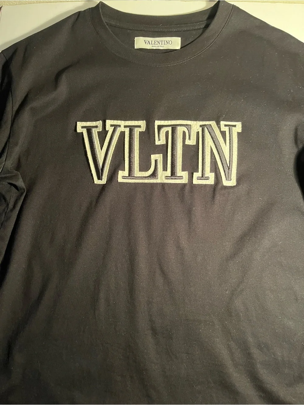 MENS - VALENTINO -  VLTN Logo Embroidered  t-Shirt 👽👽 size L